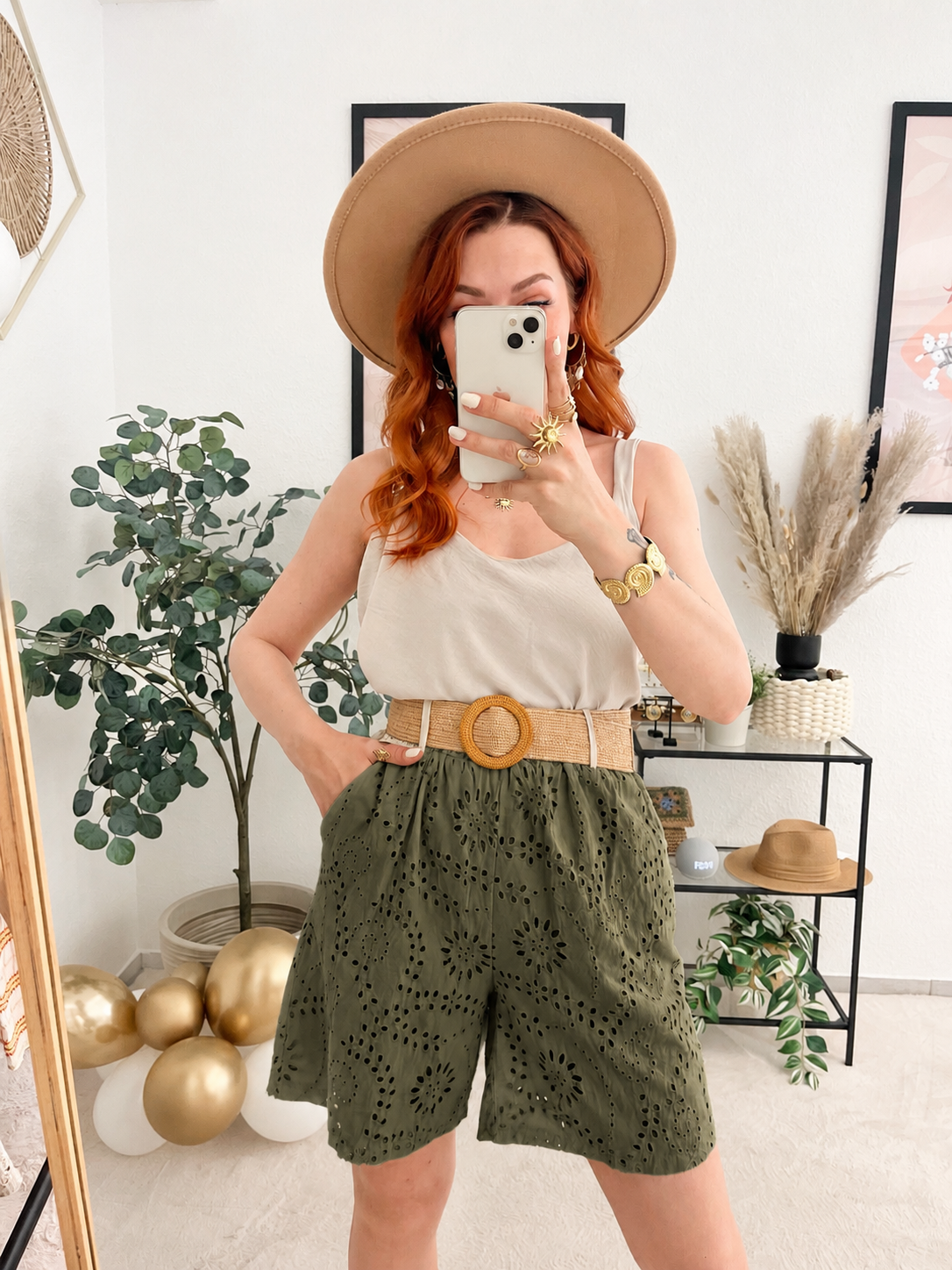 Shorts " Elsa " Khaki - Lochstrickstil Bohovibes