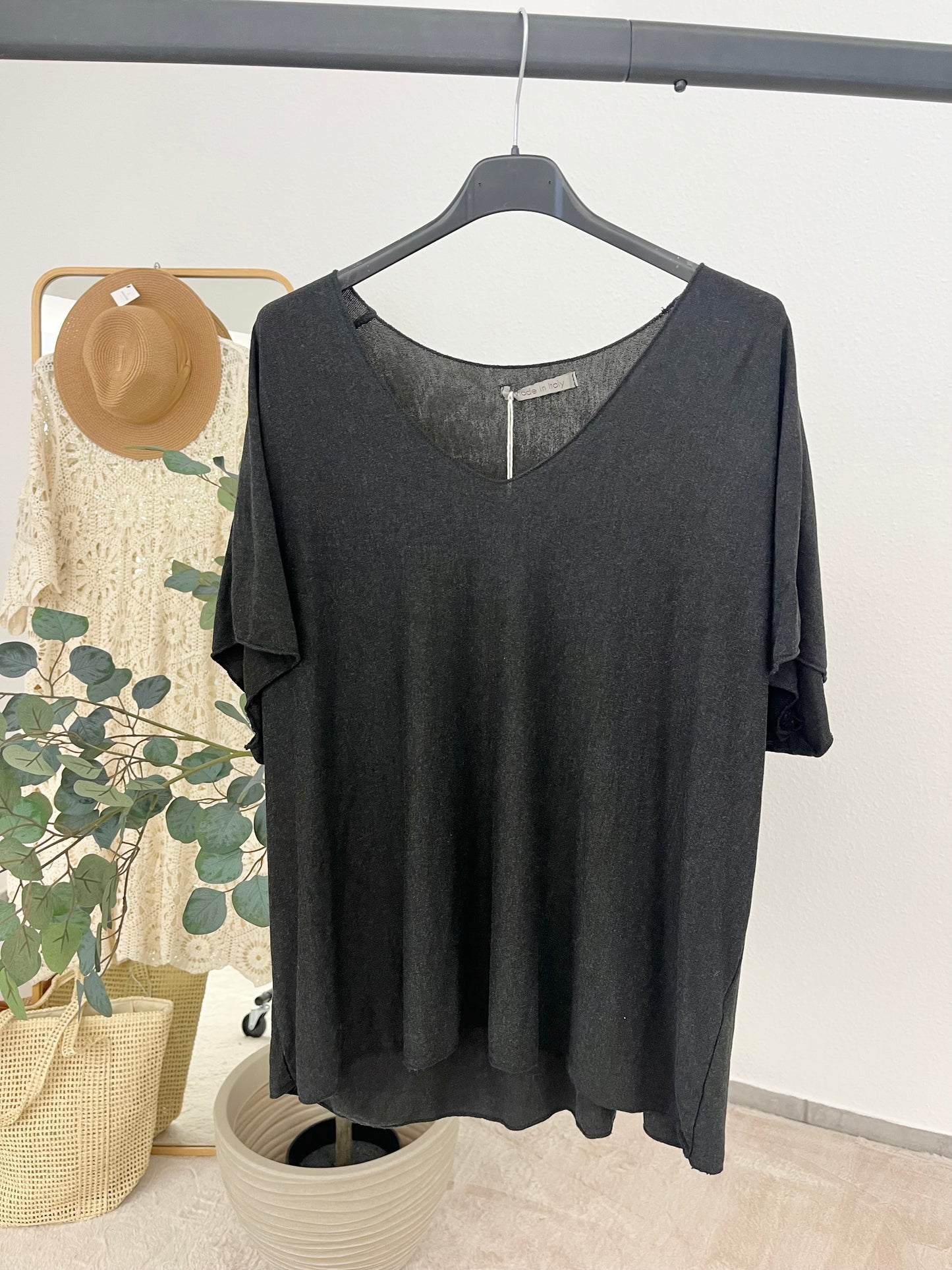 T-Shirt V