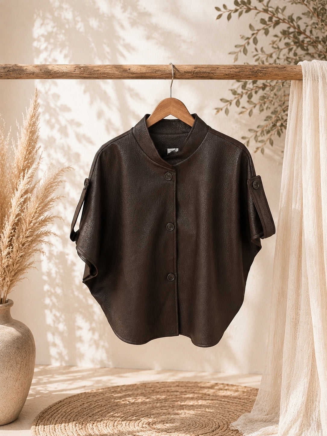 „Boho Cape-Jacke "NOELLE" in Lederoptik mit Knopfleiste - verschiedene Farben