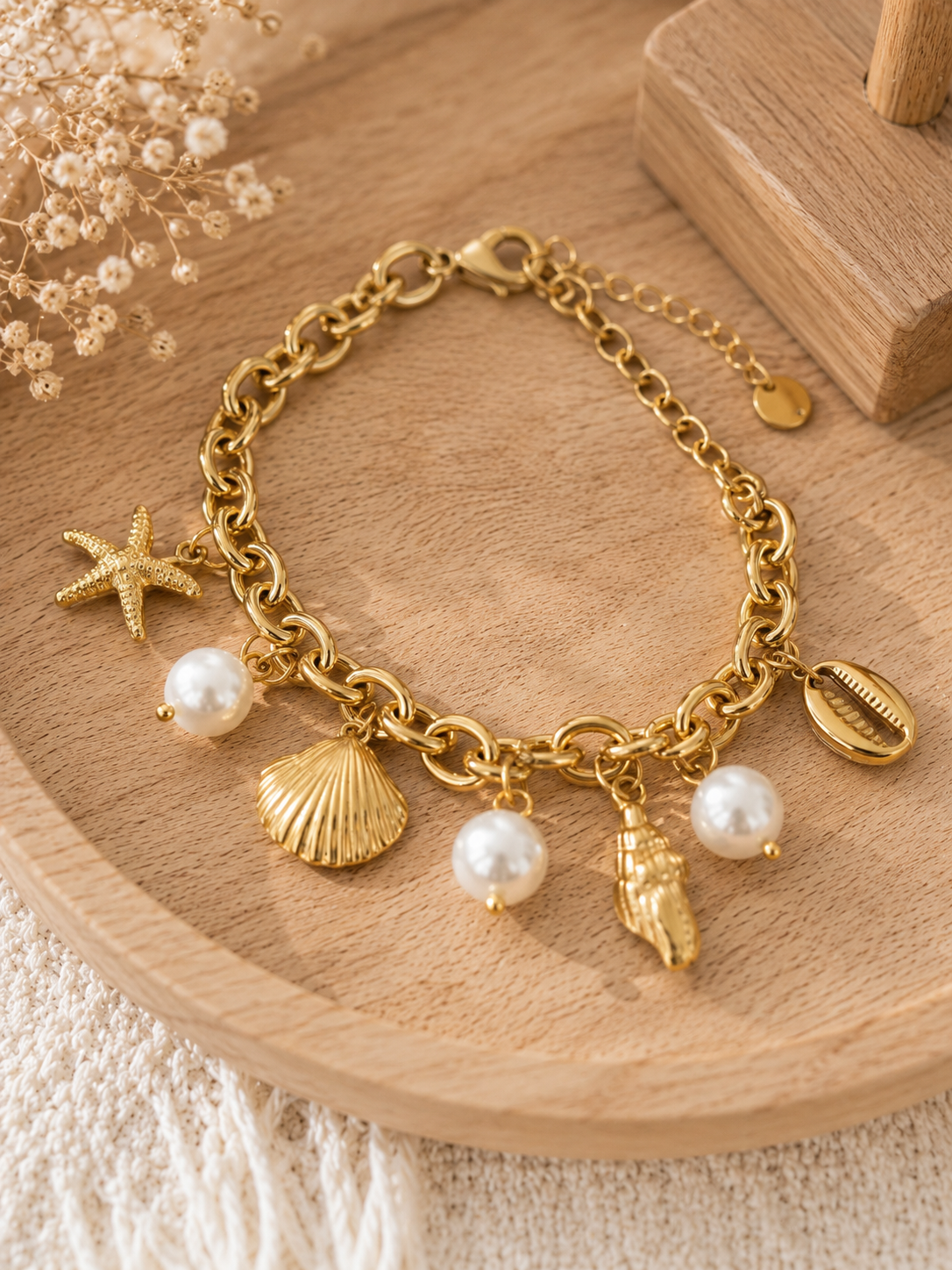 Armband "Lula" gold - mit Perlen und Charmes