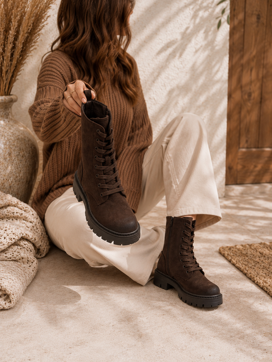 Stiefel "BECKY" mit Schnürrung in Braun