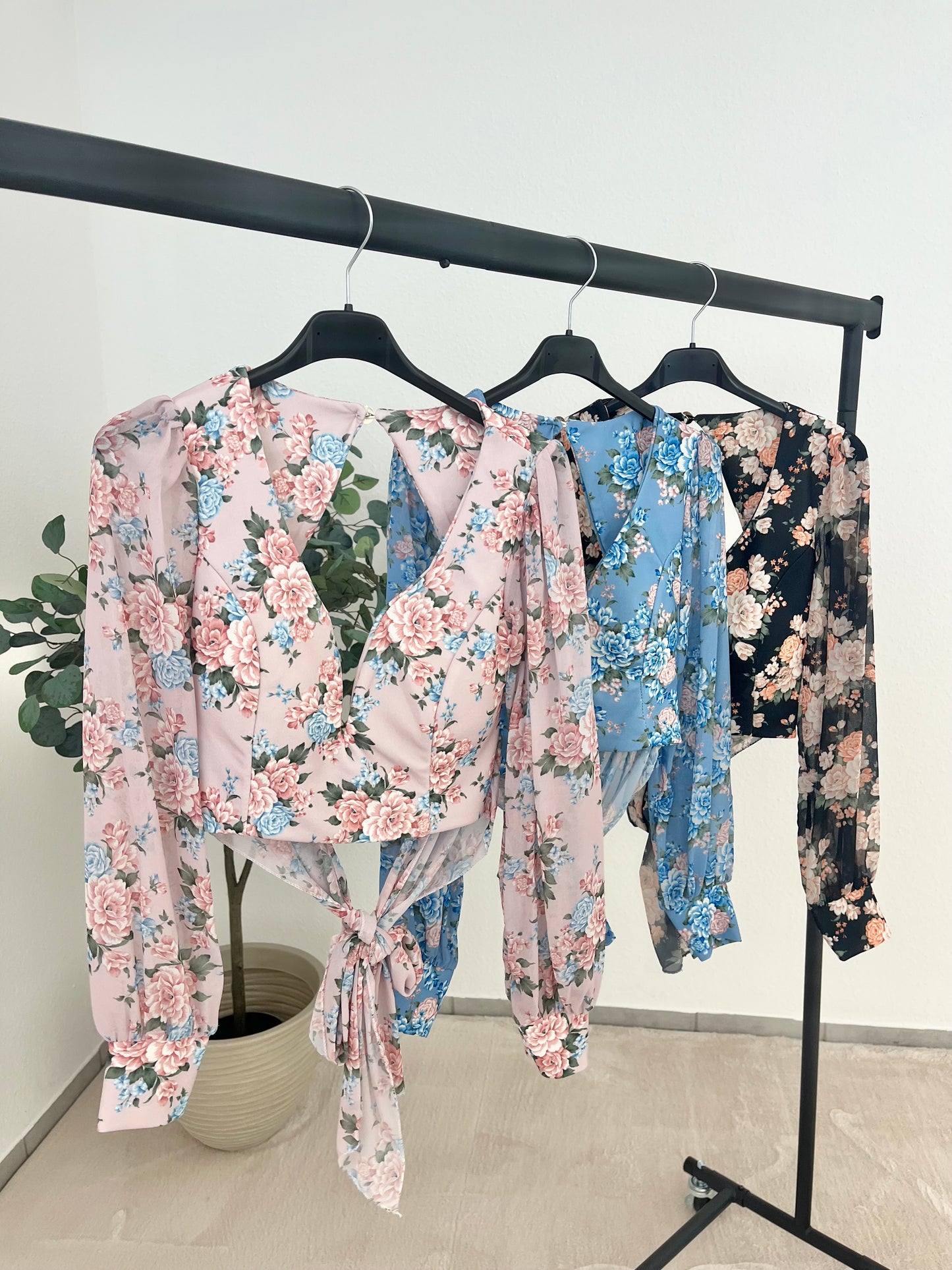 Bluse "Layla" - Rückenfreie Bluse in versch. Farben